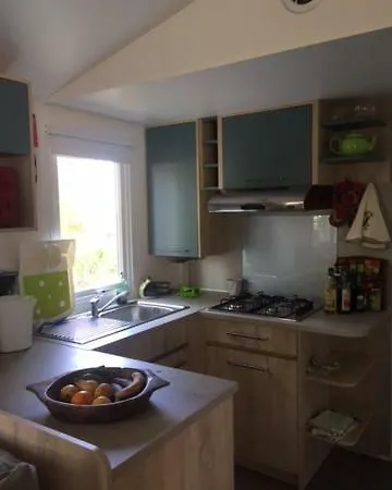 Mobil-home Dans Camping 4 **** - Var * Frejus